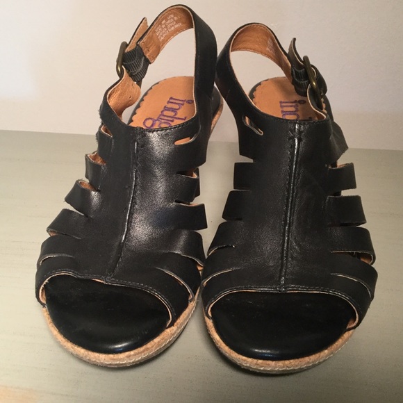 DONATED~Clarks Wedge Sandal~Like New~ - Picture 3 of 6